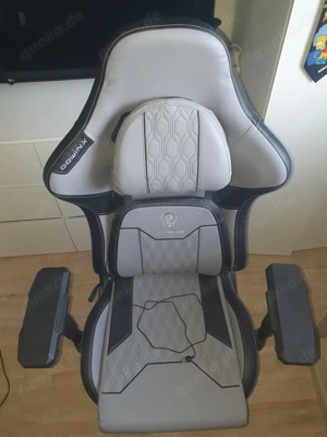 Gaming Stuhl mit Lordosestütze wegen Fehlkauf zu verkaufen  Bild 5