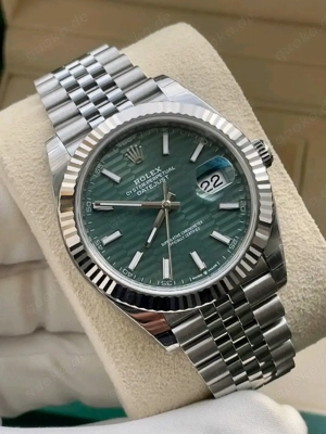 Rolex-Uhr erhältlich