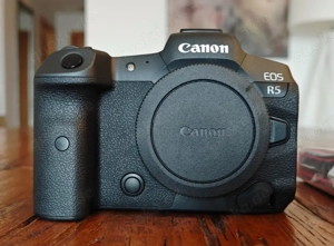 Canon EOS 