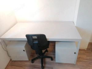 Schreibtisch 