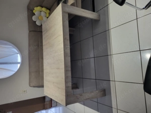 Ausziehbarer Esstisch