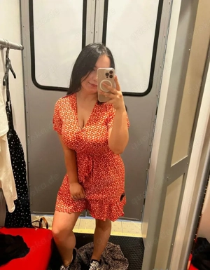 Junge, dunkelhäutige Frau mit großen Brüsten bereit für Camsex Bild 6