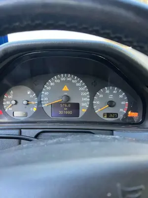 Mercedes-Benz E 240 T Elegance