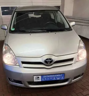 Toyota Corolla Verso 1.6 7Sitzer / AHK
