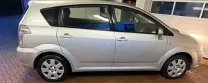 Toyota Corolla Verso 1.6 7Sitzer / AHK Bild 4