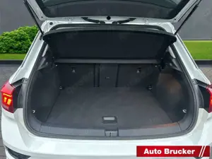 Volkswagen T-Roc Style 1.5 TSI+DSG+AHK+2-Zonen-Klima+R-Line-Paket+S Bild 5
