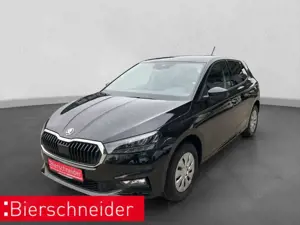Skoda Fabia 1.0 TSI Selection KAMERA SITZHEIZUNG AUTO CAR PLAY
