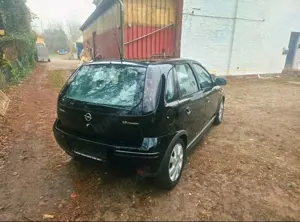 Opel Corsa 1.2 16V Bild 2