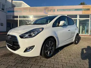 Hyundai iX20 blue Space Plus