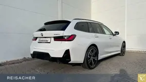 BMW 330 e xDrive Tou M Sport PRO,DAPro.,AHK,Pano Bild 2