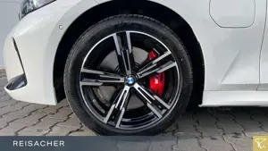 BMW 330 e xDrive Tou M Sport PRO,DAPro.,AHK,Pano Bild 3