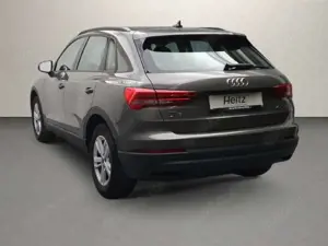 Audi Q3 40 TFSI quattro S tronic AHK Navi LED ACC Bild 4