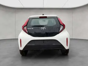 Toyota Aygo X X Business Edition mit Komfort Paket Bild 4