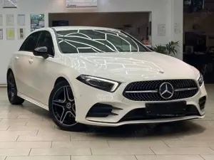 Mercedes-Benz A 200 AMG Line Night Paket Automatik Leder Navi RueFaKa