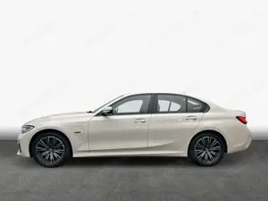 BMW 330 e xDrive Aut. M Sport Bild 5