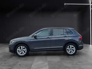 Volkswagen Tiguan TSI Life LED AHK Navi Pano ACC Park-Assist SH 18" Bild 2