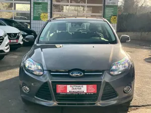 Ford Focus Lim. *Titanium* Bild 3