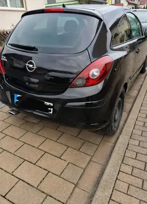 Opel Corsa Color Edition Bild 2