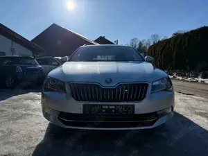 Skoda Superb Combi 2.0 TDI Active Bild 2