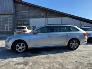 Skoda Superb Combi 2.0 TDI Active Bild 5