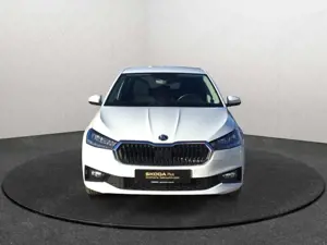 Skoda Fabia 1.0TSI Ambition LED Navi SHZ PDC Vorber. AHK Bild 2