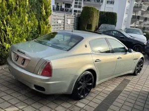 Maserati Quattroporte Elegante Farbkombination Bild 4