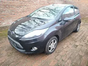 Ford Fiesta Trend 1.25 16V Heckschaden Bild 2