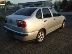 SEAT Cordoba Cordoba 1.9 TDI ( Espana dominante papiere ) Bild 4