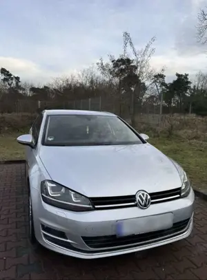 Volkswagen Golf 2.0 TDI BlueMotion Technology DSG Lounge