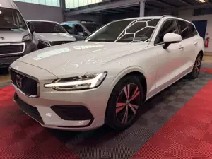 Volvo V60 Momentum Navi SHZ Kamera LED 17ZOLL Bild 4