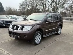 Nissan Pathfinder 3.0 dCi LE 7 Sitzplätze