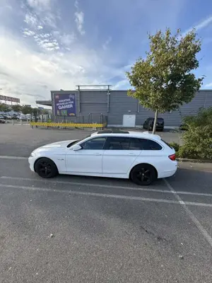 BMW 520 520d Touring Aut. Panorama-Dach Abnehmbare Anhng.K