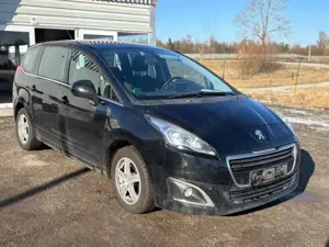 Peugeot 5008 Active / 7 Sitzer / Navi