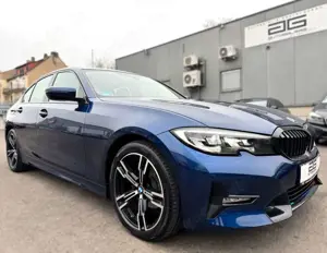 BMW 318 d Sport Line Limo. Automatik *Navi/Teilleder*