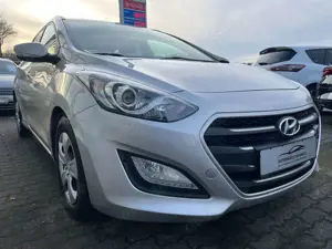 Hyundai i30 1.6 CRDi Trend*NAVI*R-CAM*AUT*KLIMA*EURO6* Bild 2