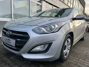 Hyundai i30 1.6 CRDi Trend*NAVI*R-CAM*AUT*KLIMA*EURO6* Bild 4