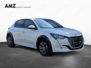 Peugeot 208 e 136PS Allure PDC KAM SitzH. Klimaauto. Bild 3