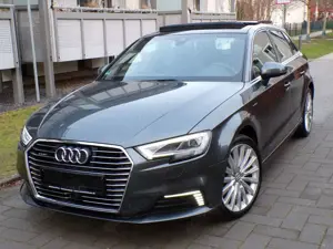 Audi A3 Hybrid e-tron"S line"Pano/Matrix/ACC