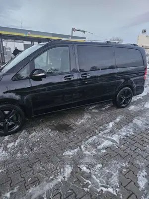 Mercedes-Benz V 220 d lang 7G-TRONIC Exclusive Bild 2