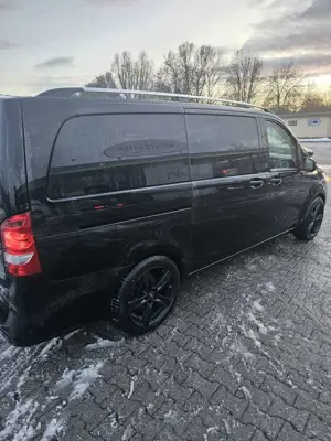 Mercedes-Benz V 220 d lang 7G-TRONIC Exclusive Bild 4
