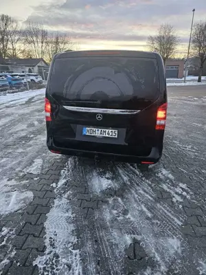 Mercedes-Benz V 220 d lang 7G-TRONIC Exclusive Bild 3
