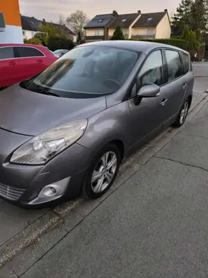 Renault Grand Scenic Bild 2