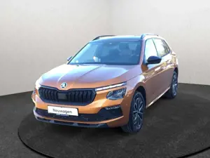 Skoda Kamiq 1.0TSI DSG Tour AHK-klappbar Panorama Digitales Co