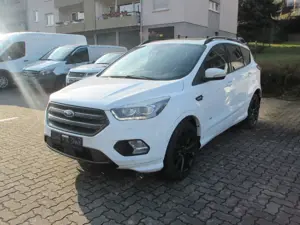 Ford Kuga ST-Line1.5 4x4 /Navi/Bi-Xenon/Panoramadach/