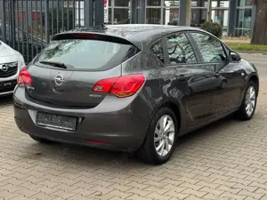 Opel Astra ASTRA 1.4l 74KW KLIMA NAVI 80.664 KM TÜV 03/27 Bild 4