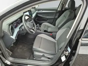 Volkswagen Golf VIII Goal 1.5 TSI LED-Plus Allwetter AHK Navi Bild 3
