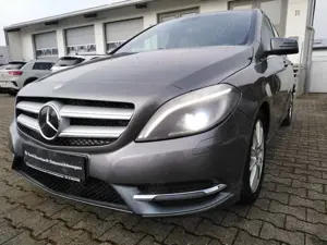 Mercedes-Benz B 220 cdi-Automatik-Kamera-AHK-Euro6-Harman