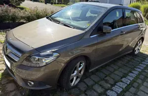 Mercedes-Benz B 180 B 180 (BlueEFFICIENCY)