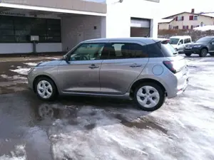 Suzuki Swift Swift COMFORT TOP-DEAL/NAVI/ACC/Rü-KAM/MET/uvm. Bild 5