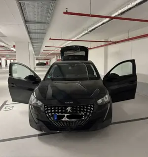 Peugeot 208 PureTech 100 Allure Pack